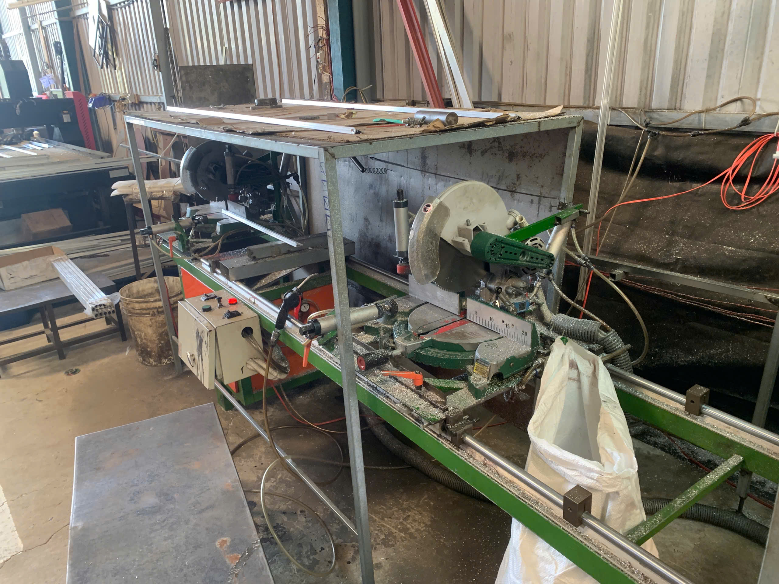Sawing machine.jpg